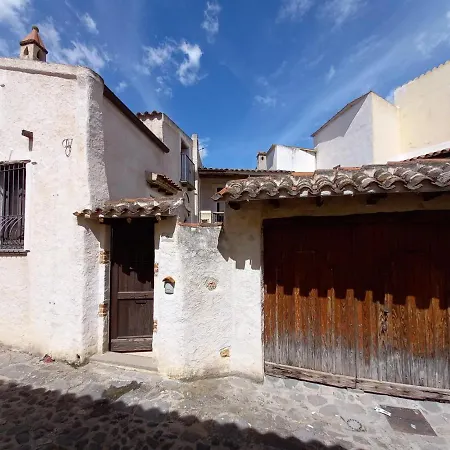 Domos Anticas Apartment Galtelli