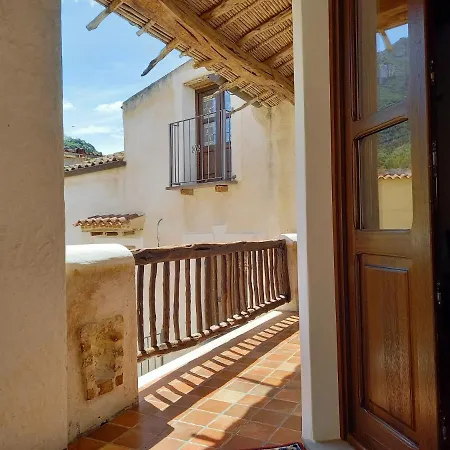 Domos Anticas Galtellì