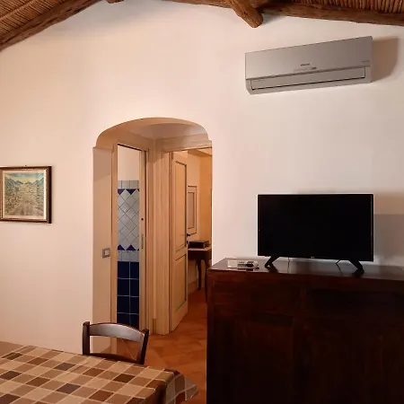 Domos Anticas Lejlighed Galtellì